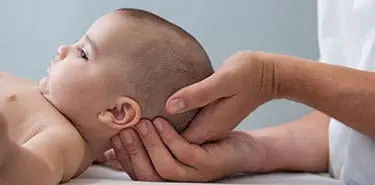 Fisioterapia para aliviar los cólicos del lactante en consulta especializada