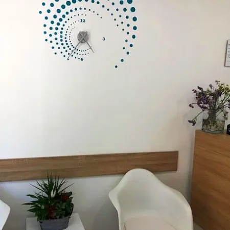 sala-de-espera-centro-fisioterapia-tmkine-Arturo-Soria-Madrid